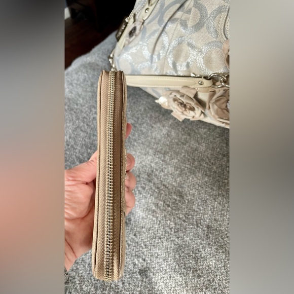 Coach Limited Edition Madison Op Art Sophia Satchel - Picture 17 of 17